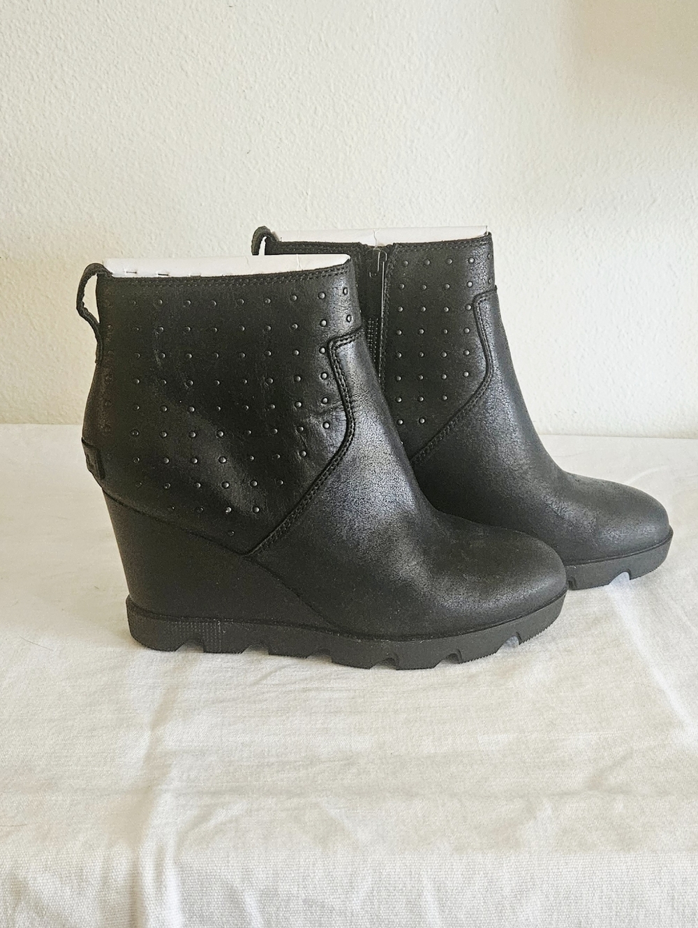Sorel Studded Wedge Boots NWT Women's Size 8.5 Black Leather Waterproof